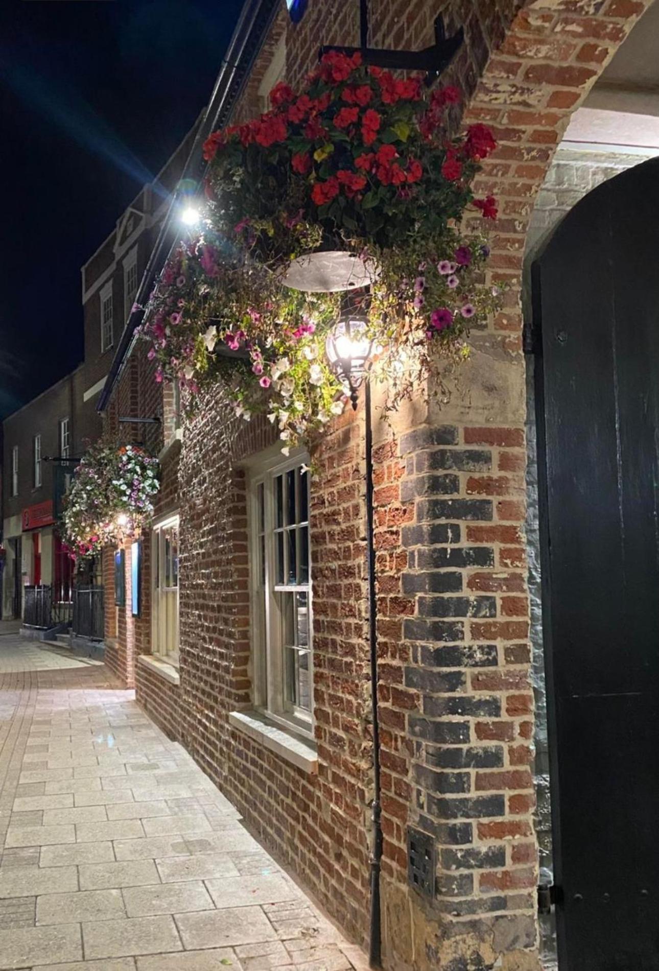 Horse And Groom 霍尔比奇 外观 照片