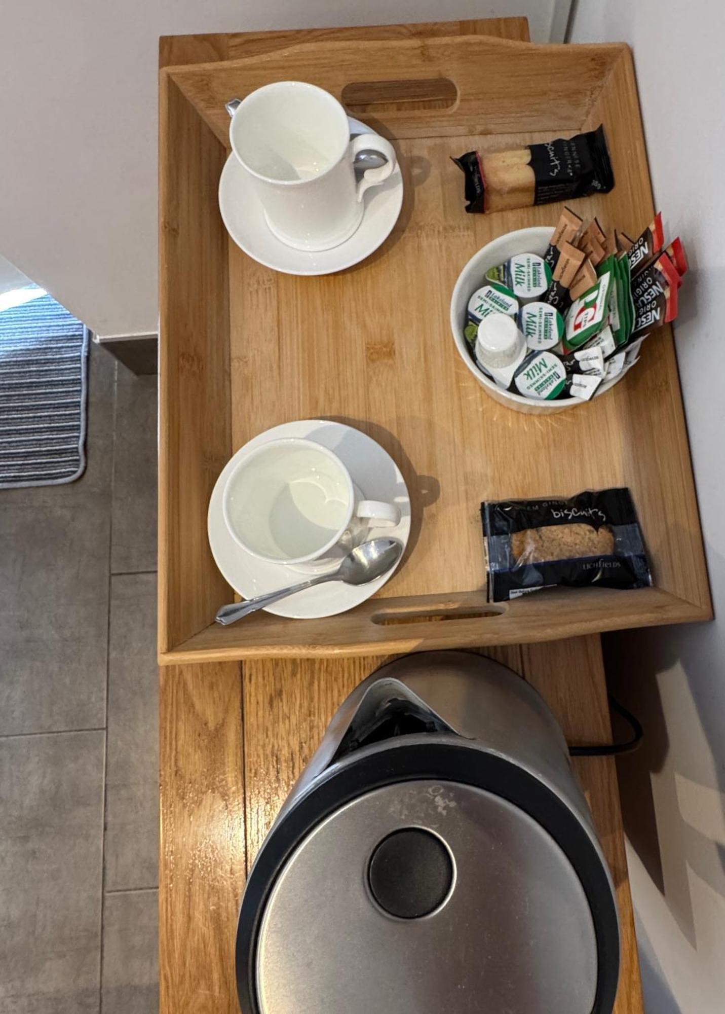 Horse And Groom 霍尔比奇 外观 照片